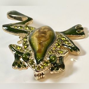 Liz Claiborne 1.75” green enamel green rhinestone frog brooch (484)